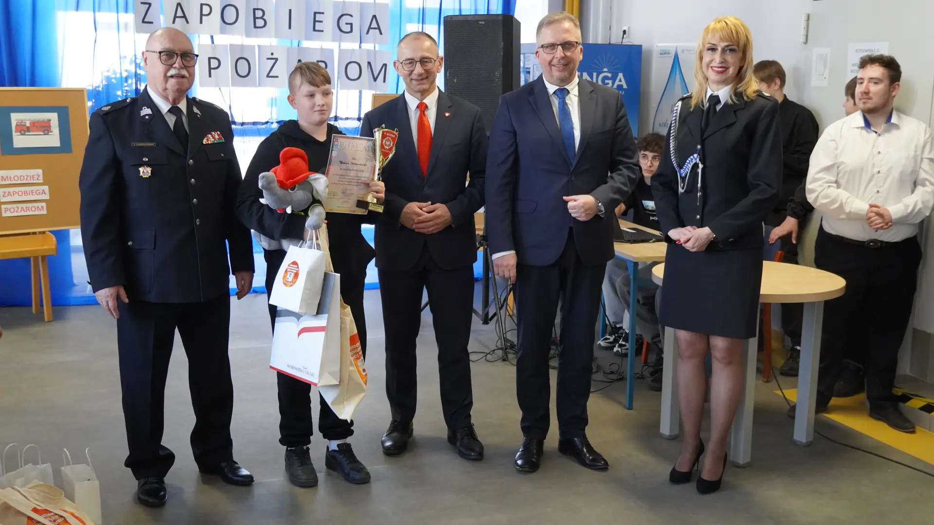 Młodzież zapobiega pożarom